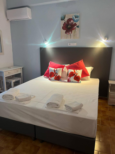 Bedroom 2, Aris Paschalia Studios, Ionian Islands