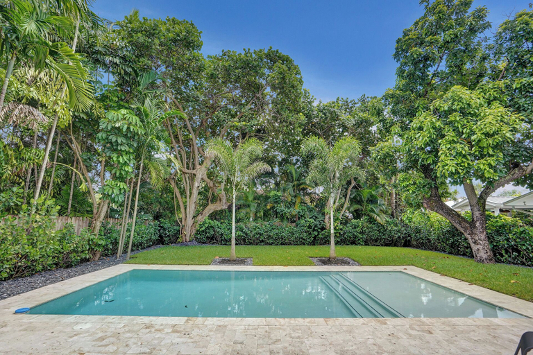 Sport & Beauty 1, Hibiscus House, Broward