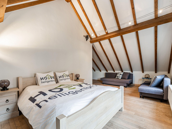 Room 2, Luxury Retreat With Furry Friends, Limburg