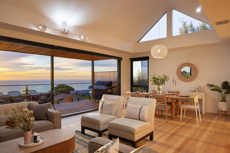 Room 4, Azure Horizon Gas Heated Pool With Stunning View, Melbourne