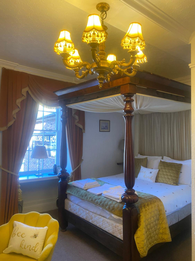 Bedroom 3, Parlors Hall Hotel, Shropshire
