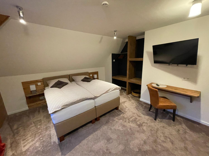 Bedroom 2, Berggasthof Tonsblick, Lippe