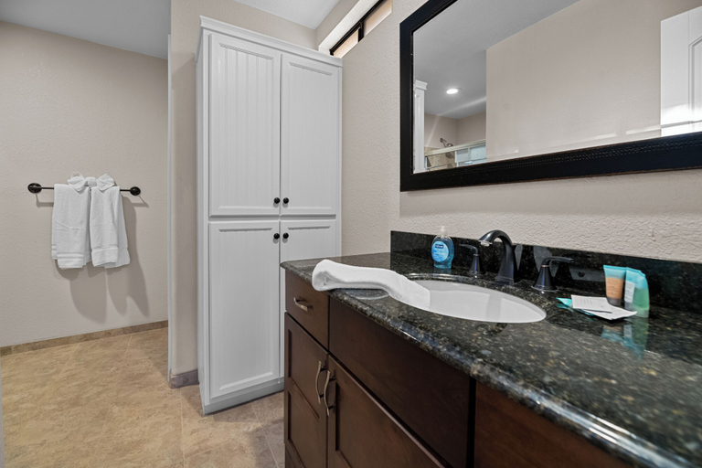 Bathroom 3, Eagle Point Retreat, San Bernardino