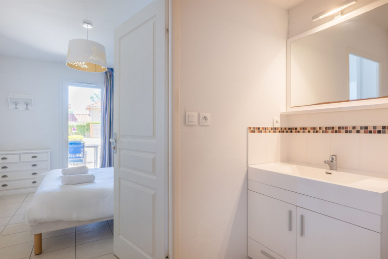 Bathroom 4, Résidence Odalys Le Petit Pont, Gironde