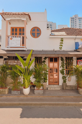 Exterior & Views