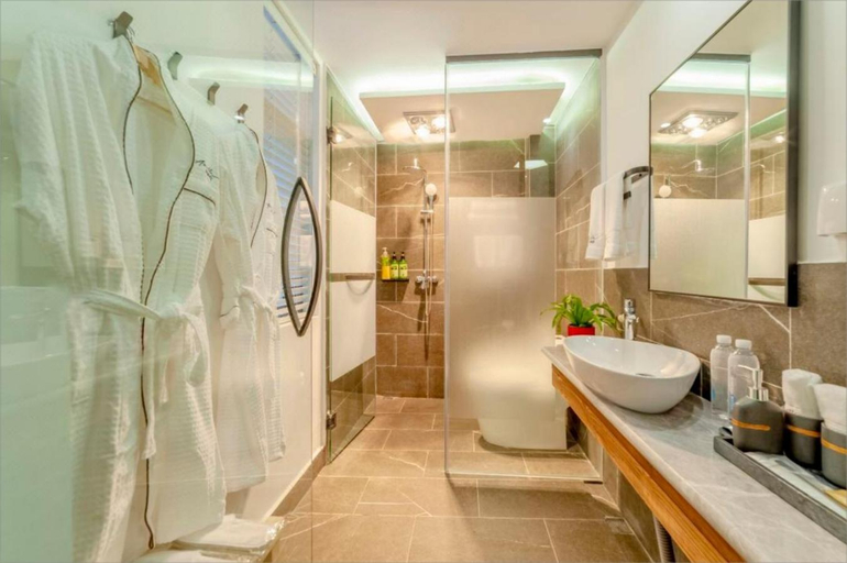 Shower 5, Dali European Inn, Dali Bai