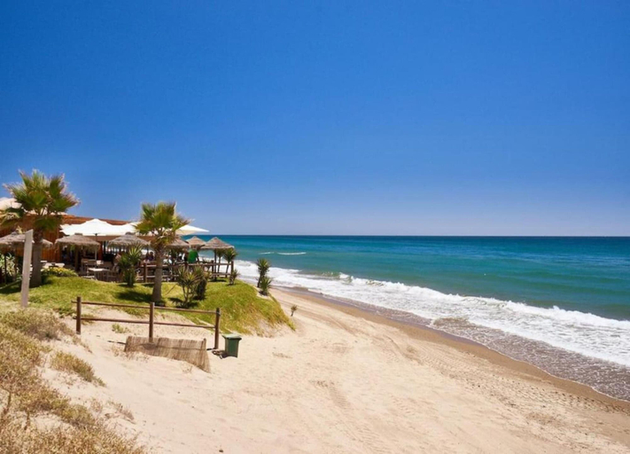 View from property 5, Studio in Marbella Beachfront With Pool, Málaga