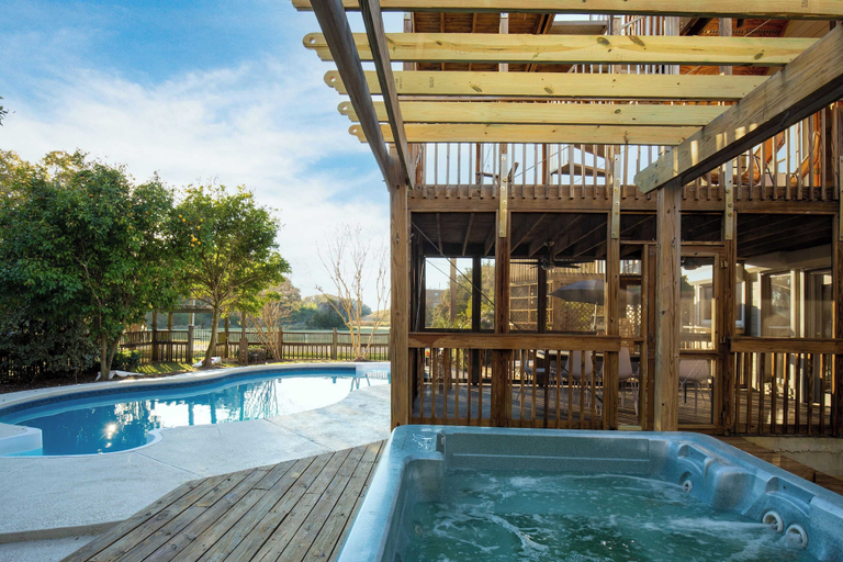 Others 3, Raven by Avantstay Entertainers Dream w/ Pool, Hot Tub, Game Room! 9 Brs!, Charleston