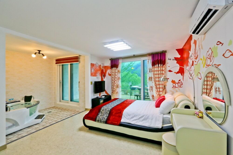 Bedroom 5, EOS Pension, Gapyeong