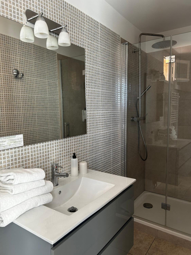 Bathroom 3, Hotel La Petite Boheme, Var
