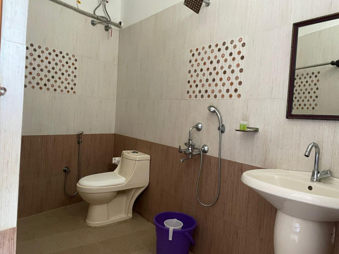 Bathroom 4, Banyantree Samudra, Thiruvananthapuram