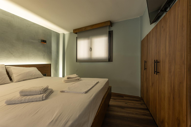 5, Wooden Suites, Central Macedonia