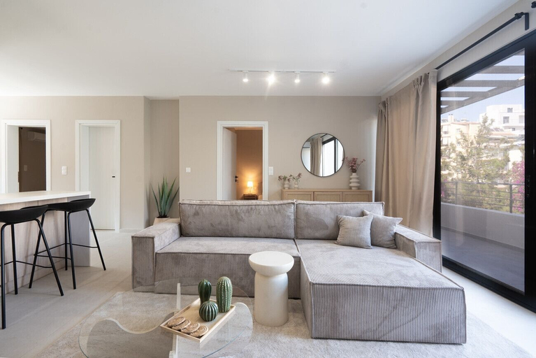 Room 2, LIV - Deluxe 2BD Apartment in Athens, Attica