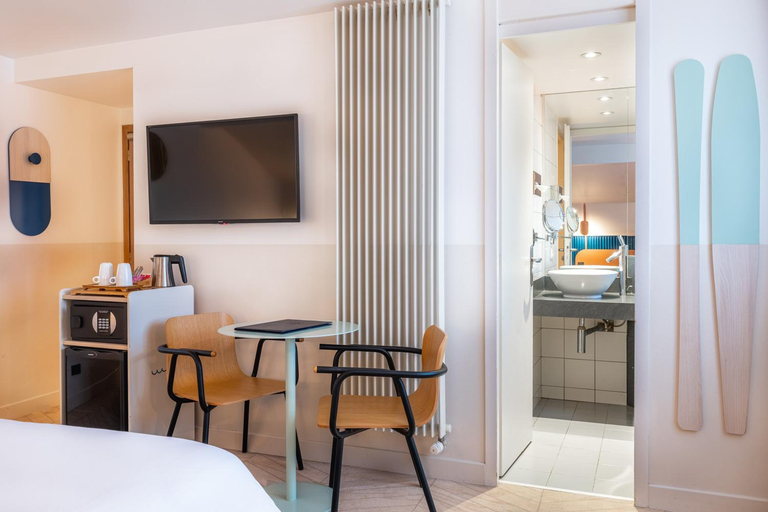 Bedroom 2, Hotel du Palais de l'Isle, Haute-Savoie