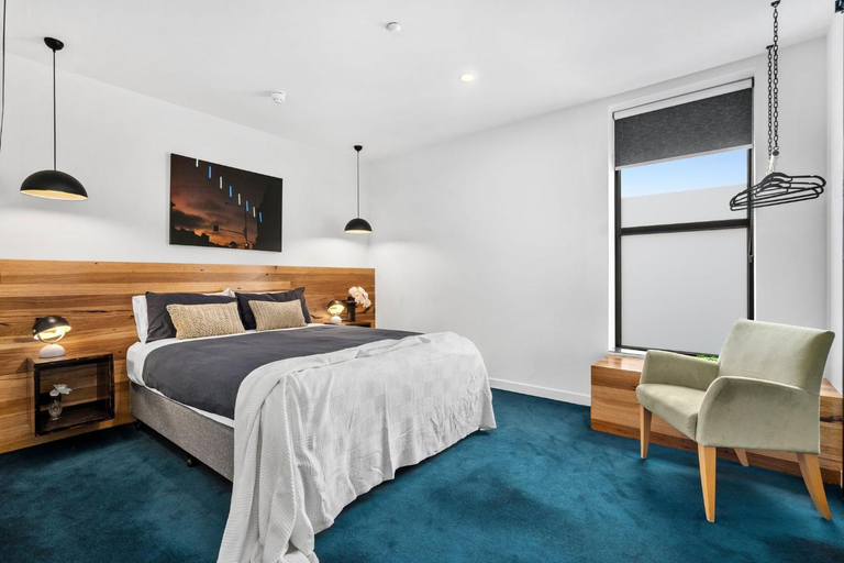 Others 2, The Electric Hotel, Geelong