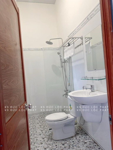 Bathroom, Hotel Duc Loc Phat, Đăk R'Lấp