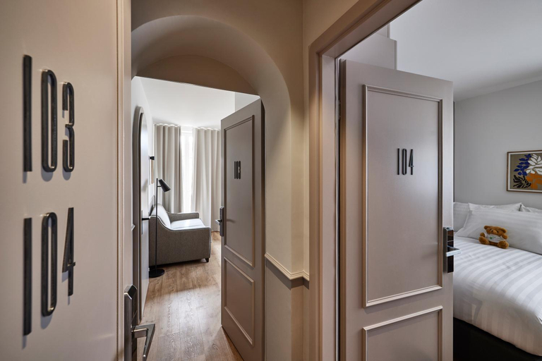 Others 5, Base Lausanne, Lausanne