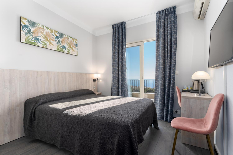 Bedroom 3, Hotel Miramar, Alpes-Maritimes