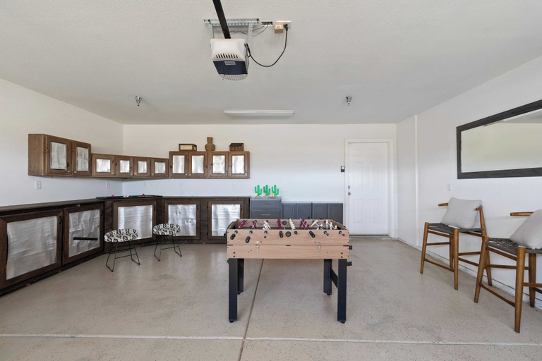 Food & Drinks, Casa De Kota by Avantstay Pool, Firepit, & Games Secluded & Chic, San Bernardino