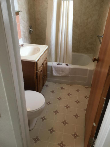 Bathroom 4, Moon Mist Motel, Meade