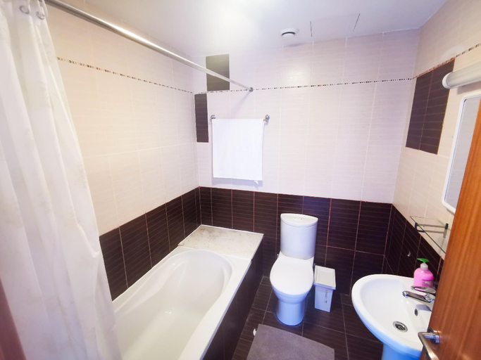 Bathroom, Paradise Palms Seaview Apartment, Larnaca