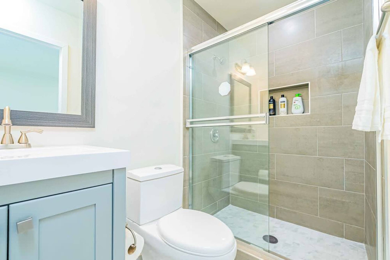 Bathroom 2, Newly Remodeled 2b2b APT Near Pasadena Old Town, Los Angeles