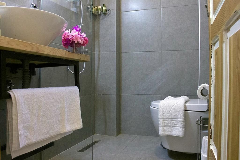 Bathroom 3, Umayra Otel, Bodrum