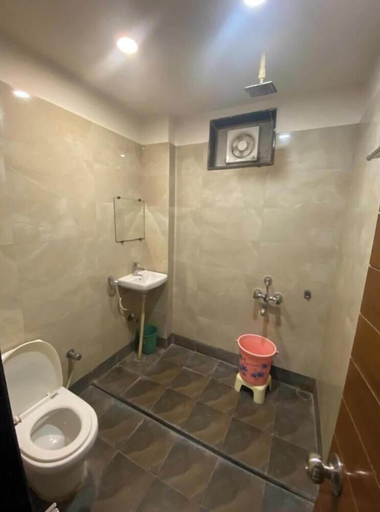 Bathroom 3, Hotel Raghupati - Ayodhya, Faizabad