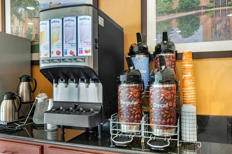 Food & Drinks 5, Comfort Suites South Bend near Casino, Saint Joseph