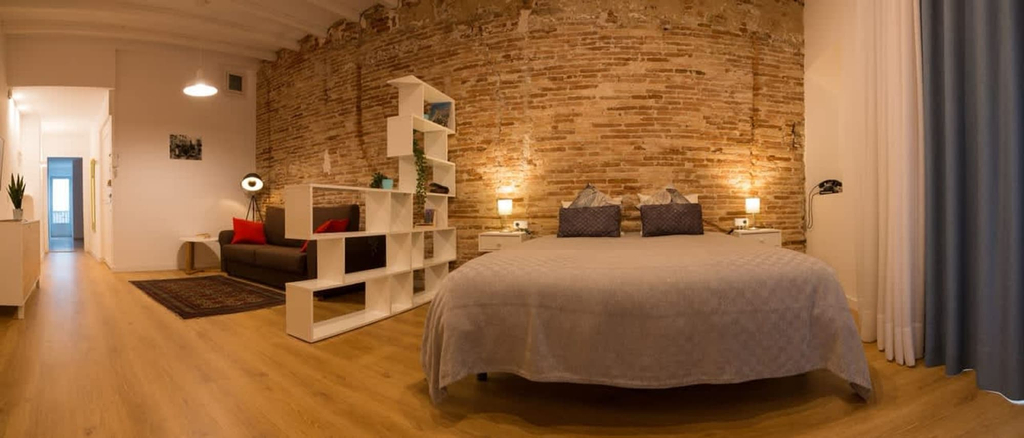 Room 2, Merceria 3 by Unik Tarragona, Tarragona