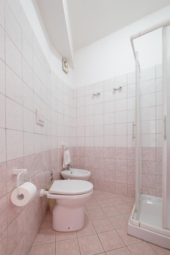 Bathroom 4, Hotel Crown, Rimini