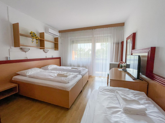 Bedroom 2, Tisza Sport Hotel, Szeged