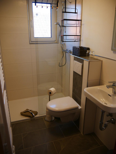 Bathroom 2, Heuhotel und Gastehaus Kohlstadt, Werra-Meißner-Kreis