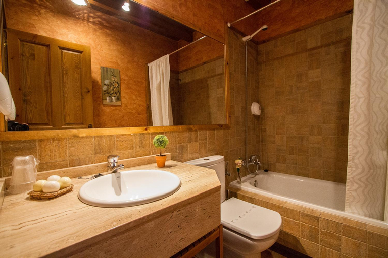 Bathroom, Hotelapartamentos Torres, Asturias