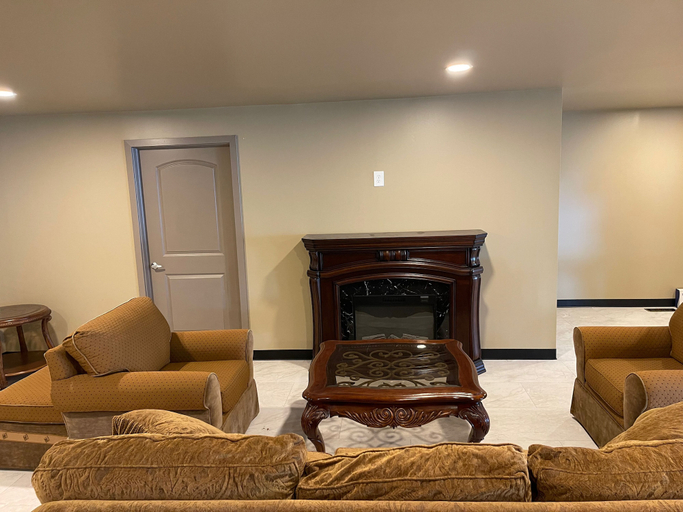 Others 5, Four Seasons Inn, Gallia