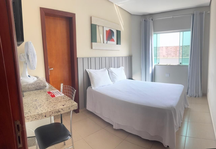 Others 5, Hotel Yoguedes, Padre Paraíso