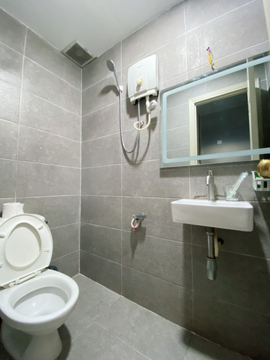 Bathroom 5, Papaya Hotel & Café 2, District 1