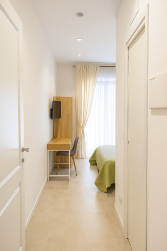 Bedroom 5, 4 Seasons Roma Trastevere, Rome