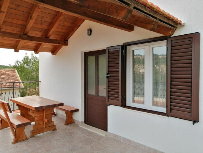 Others 4, Apartments Branko, Vis