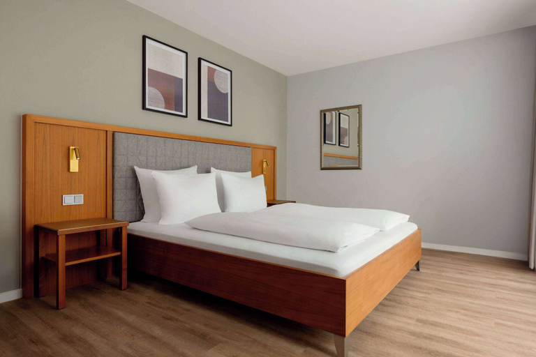 Bedroom 3, Ramada by Wyndham Duesseldorf Ratingen, Mettmann