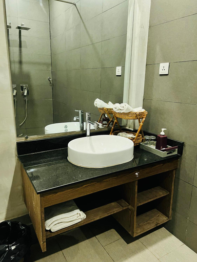 Bathroom 6
