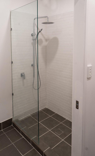 Bathroom 3, Palm Cove Studio Apartments, Cairns