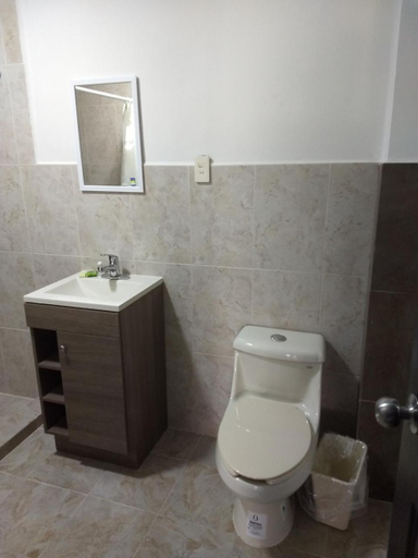 Bathroom 3, Hotel del Bosque, Torreón