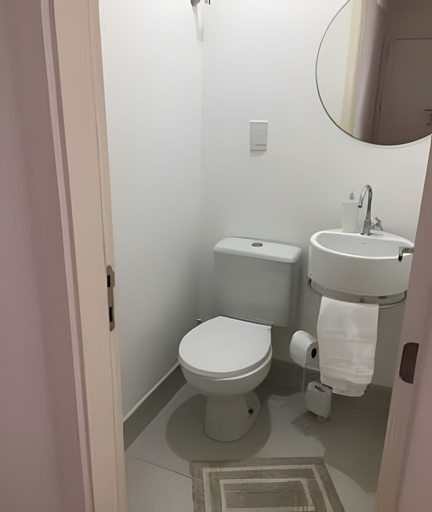 Bathroom 4, Latitude, Santos