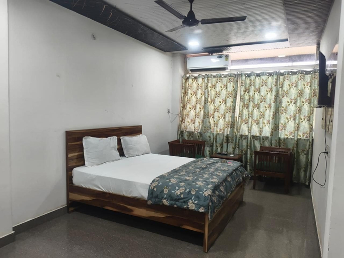 Bedroom 5, Hotel Mid Town, Delhi