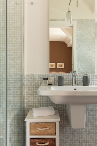 Bathroom 5, Marbela Apartments & Suites, Palermo