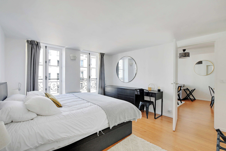 Room 4, Elegant Apt - 1bdr/4p - Marais / Place des Vosges, Paris