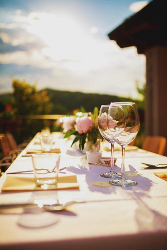 Food & Drinks 5, Hisa posebne Sorte, Komen