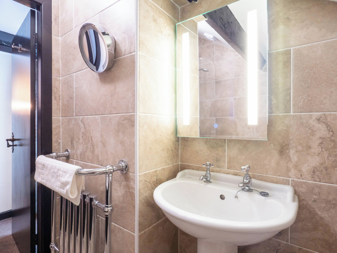 Bathroom 5, Black Boy Inn, Gwynedd