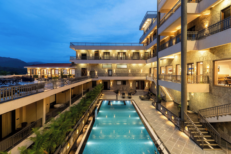 Exterior & Views